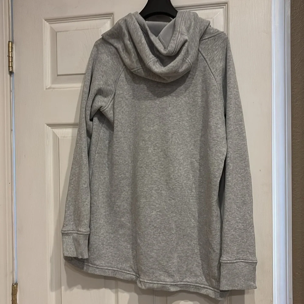 Women’s Athleta hooded sweatshirtt medium grey
Kangaroo pouch fleece lined - Picture 4 of 4